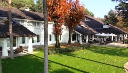 Отель Golf Hotel La Pinetina