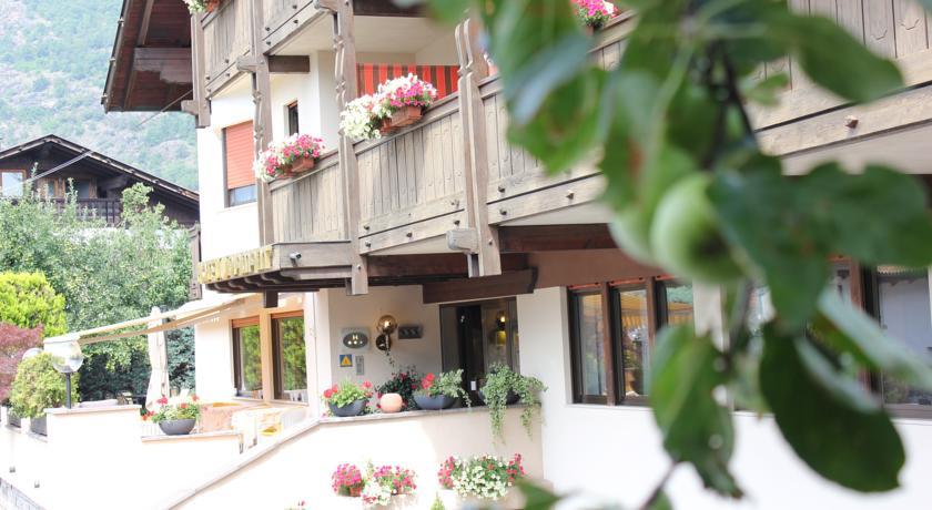 Отель Hotel Diamant