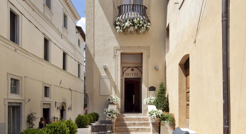 Отель Hotel Degli Affreschi