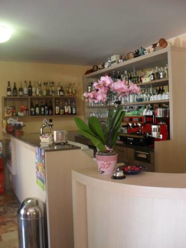 Отель Hotel Montebaldina