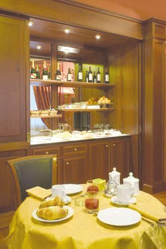 Отель Hotel Maxim