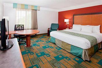 Отель La Quinta Winston Salem