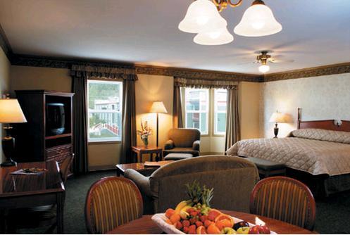 Отель Westmark Inn Dawson City