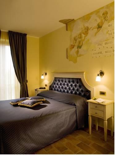Отель Relais Madonna di Campagna