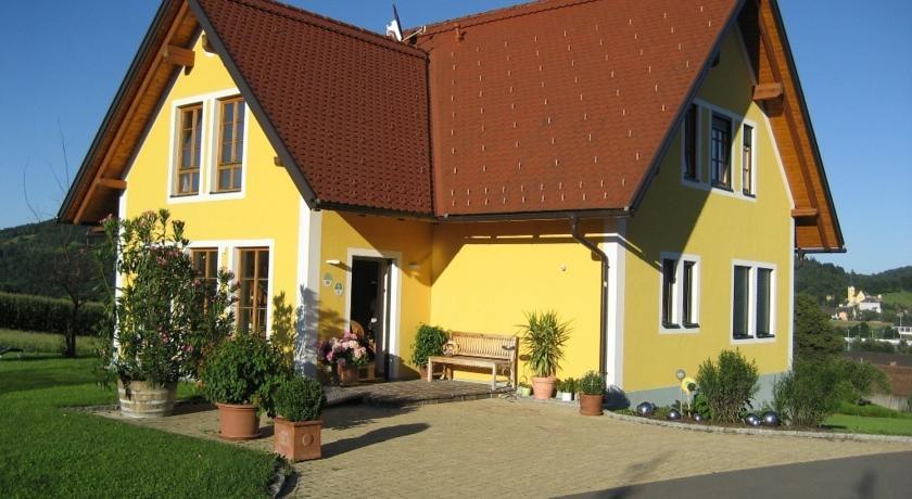 Отель Winzerhof Gästezimmer Grebenz