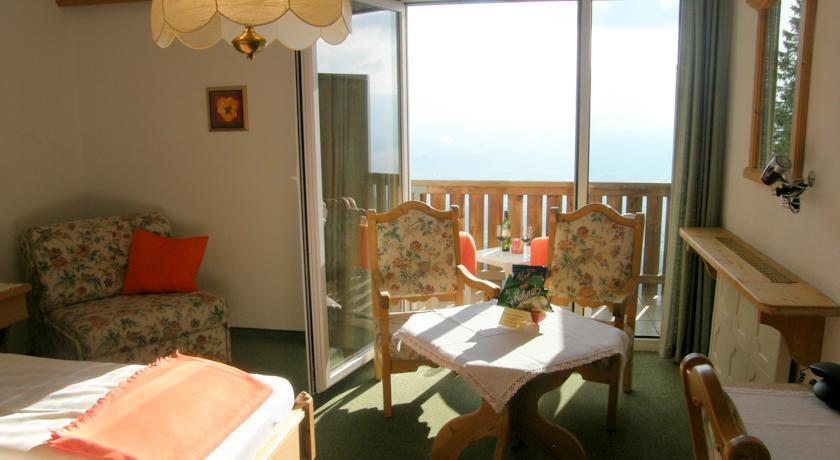 Отель Hotel Garni Gästehaus Karin