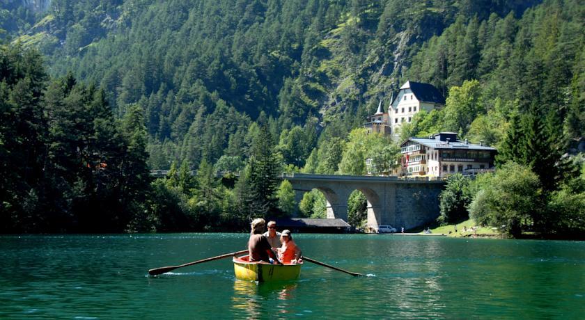 Отель Hotel Schloss Fernsteinsee