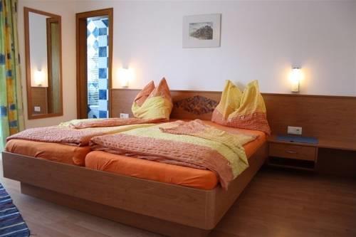 Апартаменты Holiday Home Horing Goldegg II