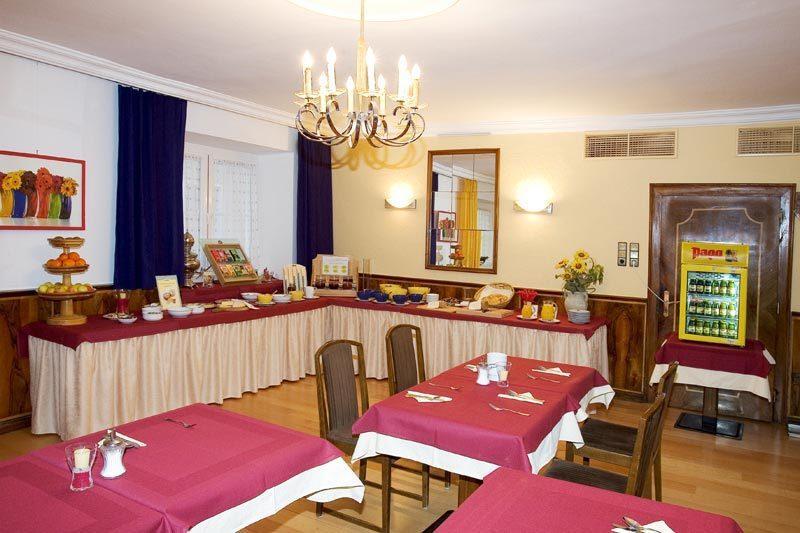 Отель Hotel-garni Schwarzer Bär