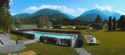 Отель Golfhotel Berghof Garni
