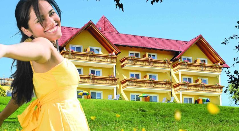 Отель Hotel Oasis Loipersdorf