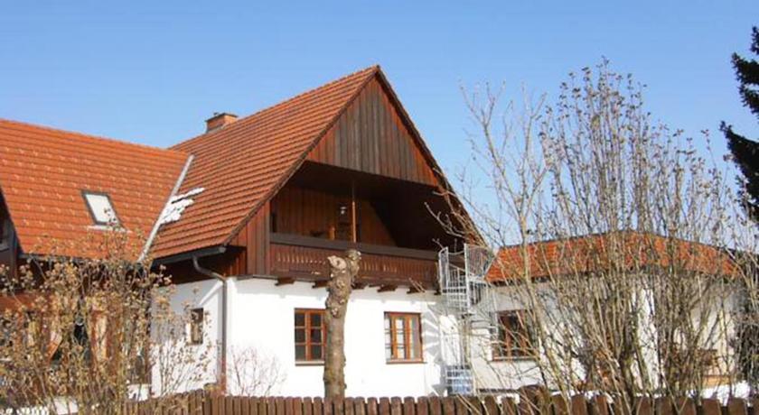 Апартаменты Pension Lederhaas