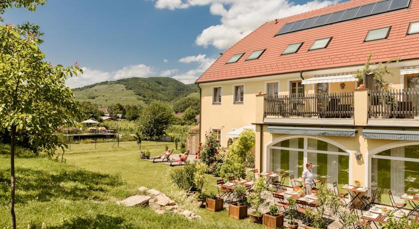 Отель ad vineas Gästehaus Nikolaihof-Hotel Garni