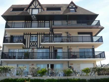 Отель Apartment Les terrasses du Casino Cabourg