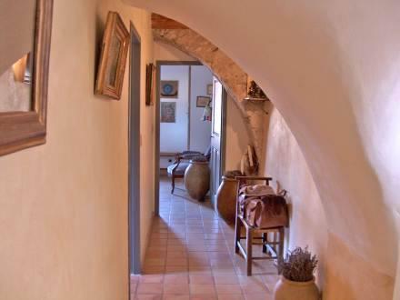 Апартаменты Holiday Home Place du Chateau Bargemon