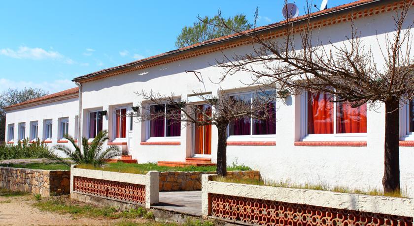 Отель Le Couloubrier