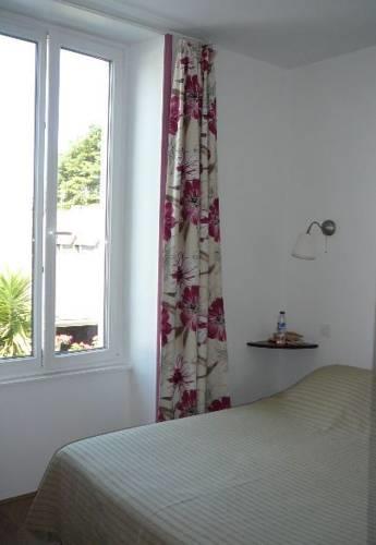 Отель Hôtel La Porte des Glenan