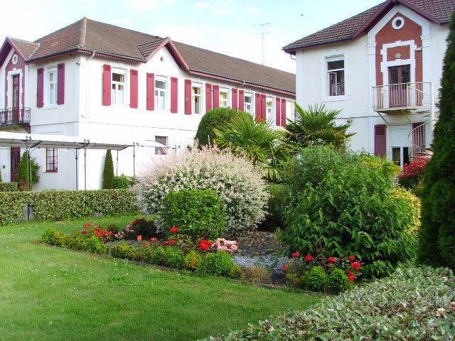 Отель Hôtel Les Sources