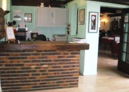 Отель Auberge De Vendeuil