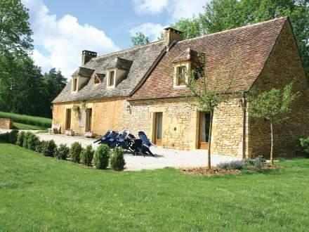 Отель Holiday Home Le Mazaud Saint Genies