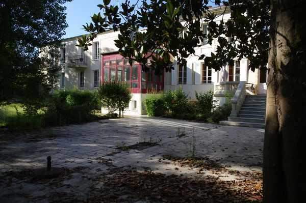 Отель Domaine du Pont de l'Eyre