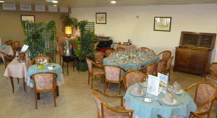 Отель Hotel Le Chatard