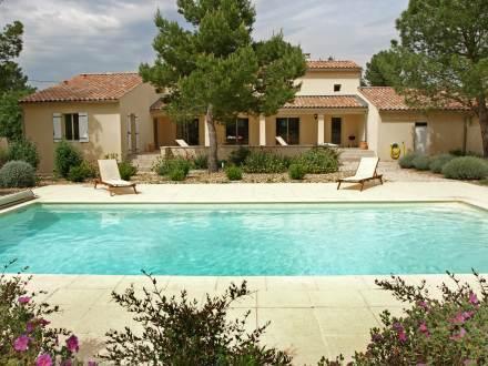 Апартаменты Holiday Home Maison Les Oliviers Mazan