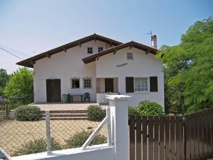 Апартаменты Apartment Oroitzapena Ahetze