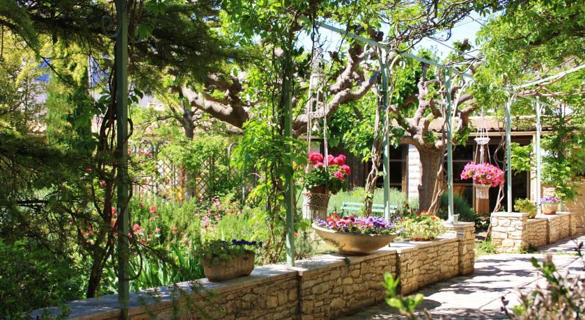 Апартаменты Gîte L'Oliveraie