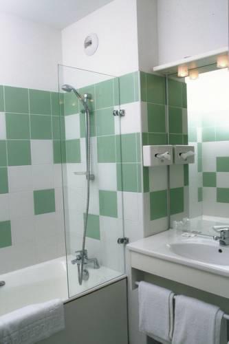 Отель Logis Hotel Le Vignoble
