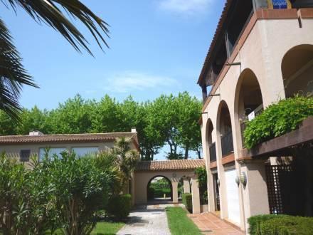 Апартаменты Apartment BASTIDES DE GRAND STADE II St Cyprien