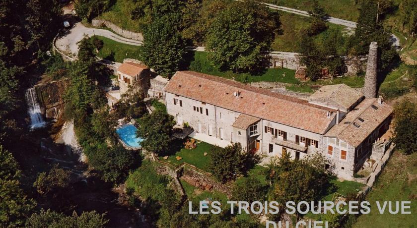 Отель Les 3 Sources