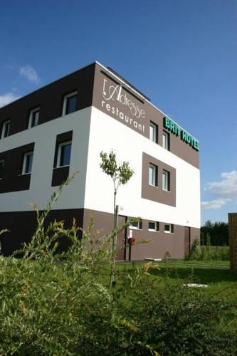 Отель Brit Hotel L'adresse