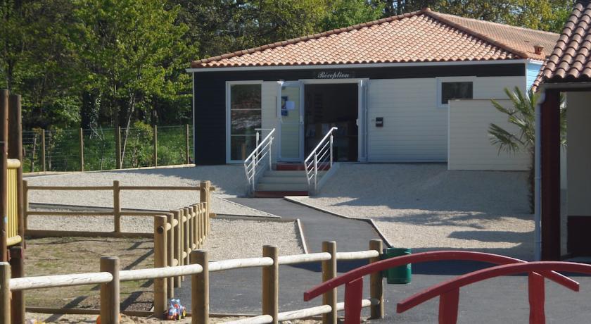 Отель Camping Le Pont Rouge