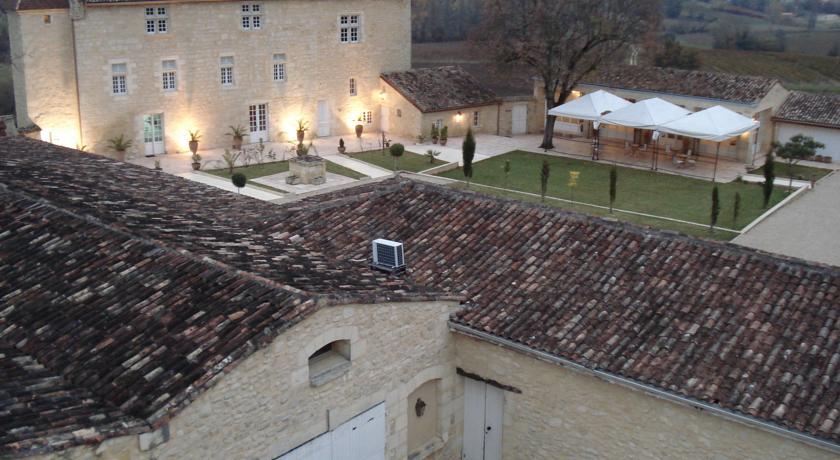 Отель Chateau Isabeau De Naujan