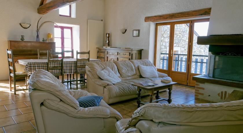 Гостевой дом Gîte et table d'hôtes des Cariolettes