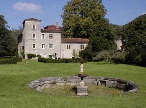 Отель Le Castel De Burlats