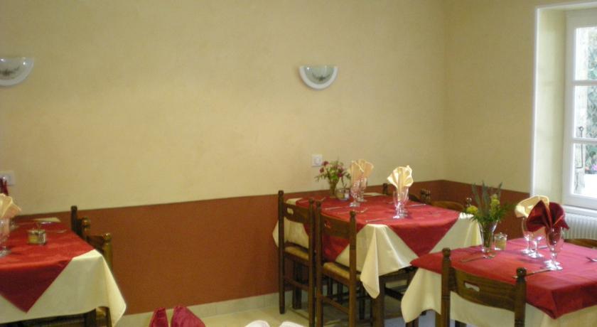 Отель Le Relais Dompierrois