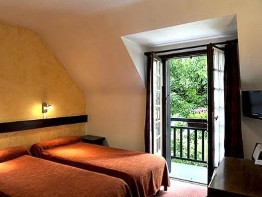 Отель Hotel Maugouber