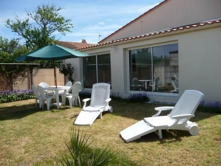 Апартаменты Holiday Home Buissonnets Pornic