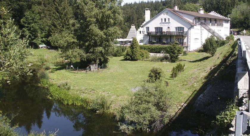 Отель Au Moulin des Truites Bleues