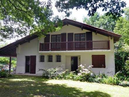 Апартаменты Holiday Home Maison Migot Espelette