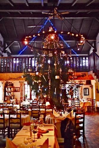 Отель Hôtel-Restaurant Au Relais Du Château Mensberg