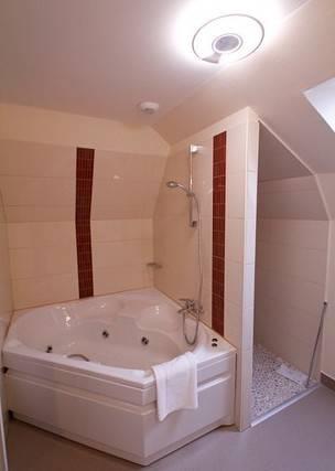 Отель Logis Auberge de la Xaintrie