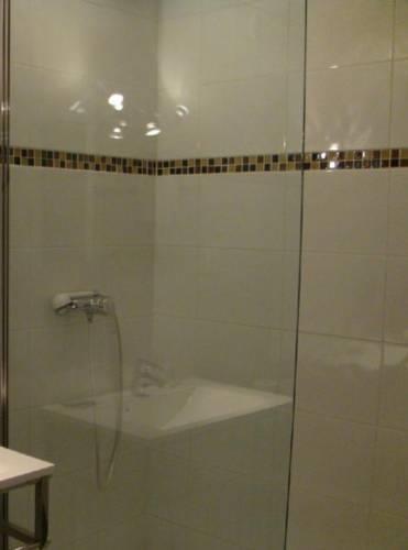 Отель Hotel Val De Saone Lyon Caluire Rillieux
