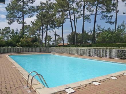 Апартаменты Holiday Home Les Presidents II Lacanau-Ocean