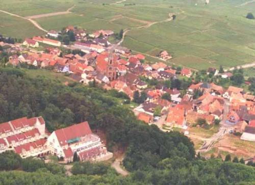 Отель Hotel Husseren Les Chateaux
