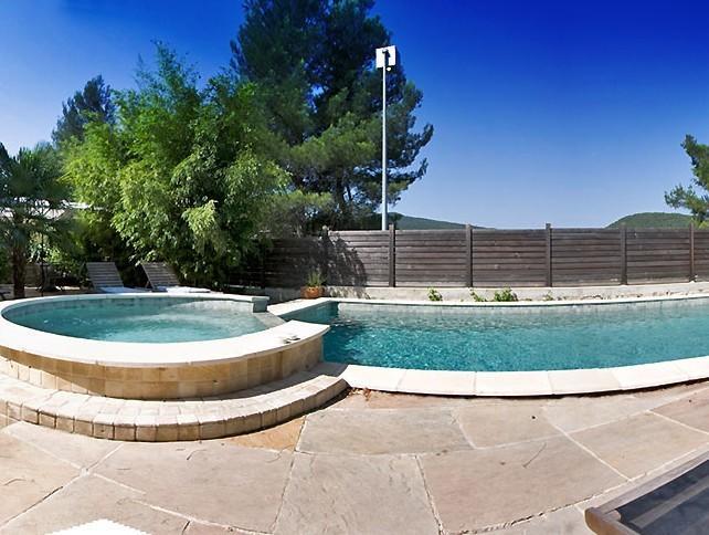Отель Hôtel la Fête en Provence