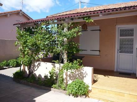 Апартаменты Holiday Home Herriot Canet Plage