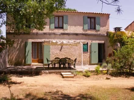 Отель Holiday Home Maison Vogien St Saturnin d'Apt